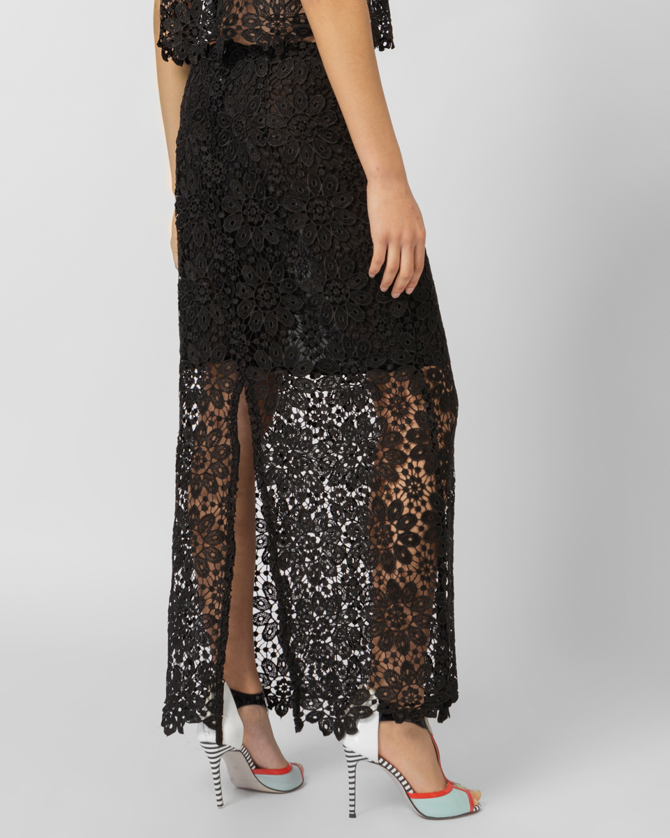 MIDI LACE SKIRT IN BLACK | Sourloulou